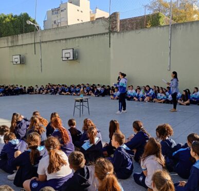 Un millón de niños rezando